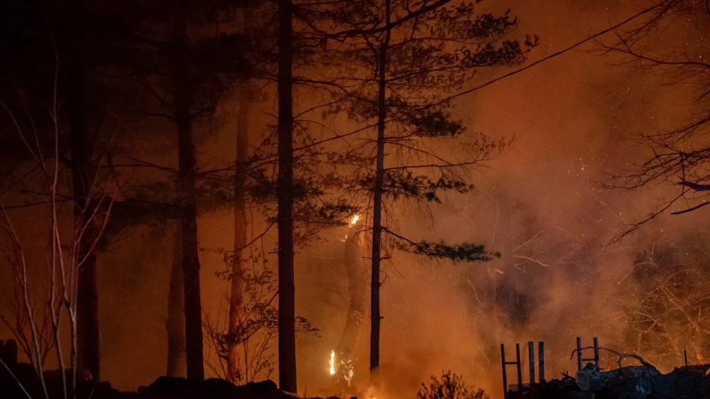 Firefighters Battle Carolina Wildfires